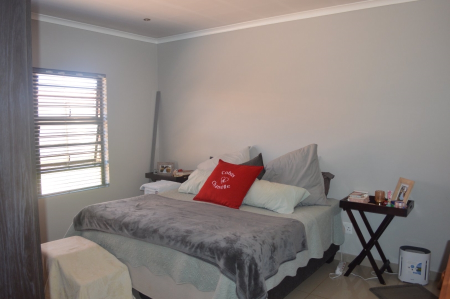 3 Bedroom Property for Sale in Flamwood North West